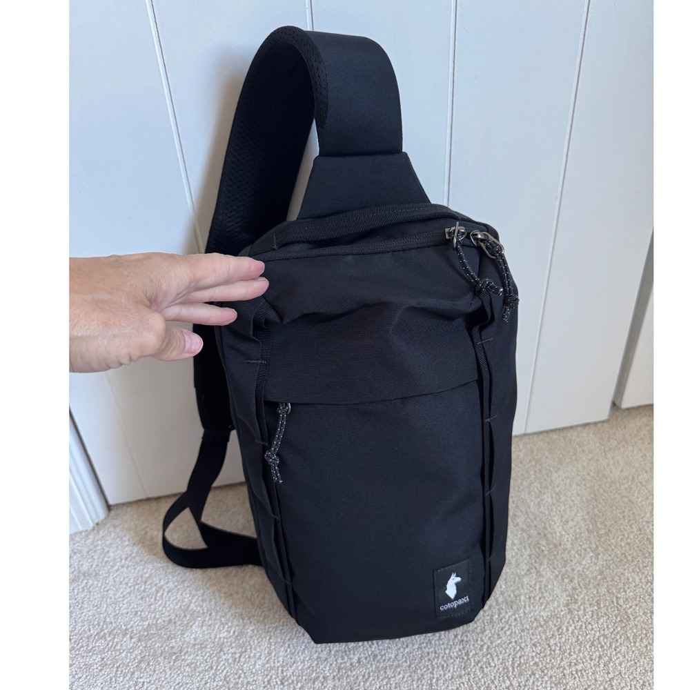 Cotopaxi Chasqui Sling Pack Unisex OS Black Outdoor Padded 13L Hiking Camping